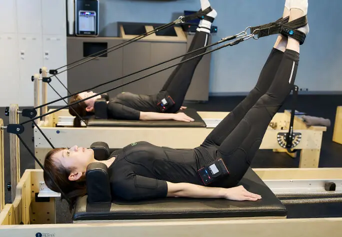 EMSによる負荷でよりマシンピラティスの効果を得られます